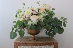 Aranjament floral nunta in culori pastelate, stil romantic